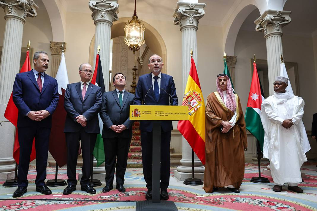 Fidan İspanya'da Gazze Temas Grubu üyeleriyle bir araya geldi - Resim: 3